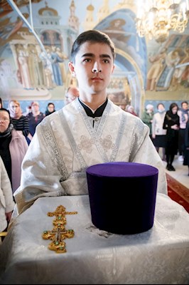 Крещальная литургия в Свято-Троицком кафедральном соборе Саратова