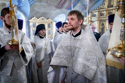 Крещальная литургия в Свято-Троицком кафедральном соборе Саратова