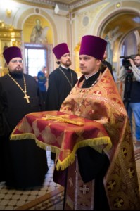 В канун празднования Собора Саратовских святых Митрополит Лонгин совершил Всенощное бдение в Свято-Троицком кафедральном соборе города Саратова