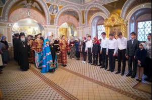 В канун празднования Собора Саратовских святых Митрополит Лонгин совершил Всенощное бдение в Свято-Троицком кафедральном соборе города Саратова