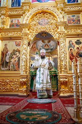 Митрополит Игнатий совершил Божественную литургию в Свято-Троицком кафедральном соборе г. Саратова