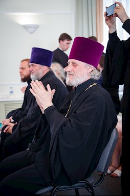 Митрополит Игнатий вручил дипломы выпускникам СПДС