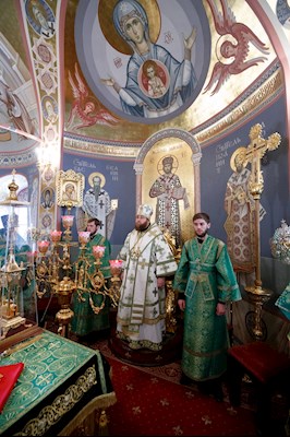 Митрополит Игнатий совершил Божественную литургию в Свято-Троицком кафедральном соборе г. Саратова