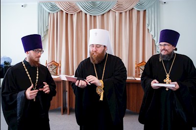 Митрополит Игнатий вручил дипломы выпускникам СПДС