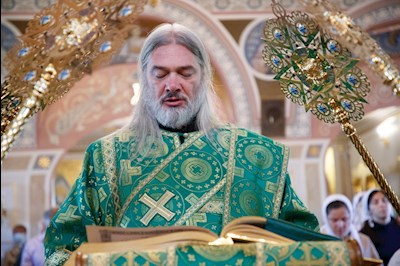 Митрополит Игнатий совершил Божественную литургию в Свято-Троицком кафедральном соборе г. Саратова