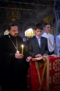В канун празднования Собора Саратовских святых Митрополит Лонгин совершил Всенощное бдение в Свято-Троицком кафедральном соборе города Саратова