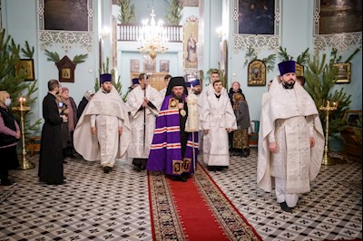 Соборное служение архиереев Саратовской митрополии в Свято-Духовском соборе Саратова