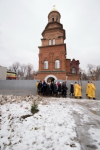 Митрополит Саратовский совершил Божественную литургию в храме во имя святителя Митрофана Воронежского города Саратова