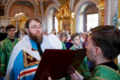 Митрополит Игнатий совершил Божественную литургию в Свято-Троицком кафедральном соборе г. Саратова