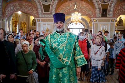 Митрополит Игнатий совершил Божественную литургию в Свято-Троицком кафедральном соборе г. Саратова