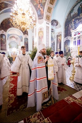 Соборное служение архиереев Саратовской митрополии в Свято-Духовском соборе Саратова