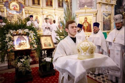 Соборное служение архиереев Саратовской митрополии в Свято-Духовском соборе Саратова
