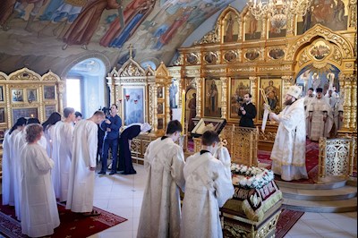 Крещальная литургия в Свято-Троицком кафедральном соборе Саратова