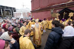 Митрополит Саратовский совершил Божественную литургию в храме во имя святителя Митрофана Воронежского города Саратова