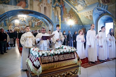 Крещальная литургия в Свято-Троицком кафедральном соборе Саратова