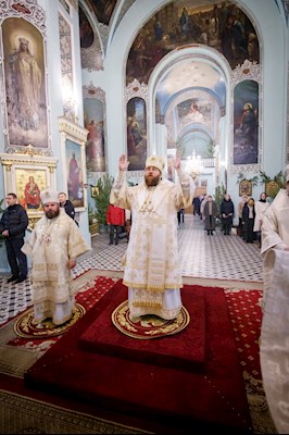 Соборное служение архиереев Саратовской митрополии в Свято-Духовском соборе Саратова