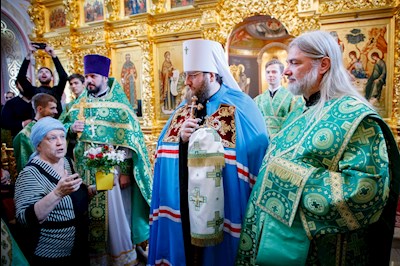 Митрополит Игнатий совершил Божественную литургию в Свято-Троицком кафедральном соборе г. Саратова