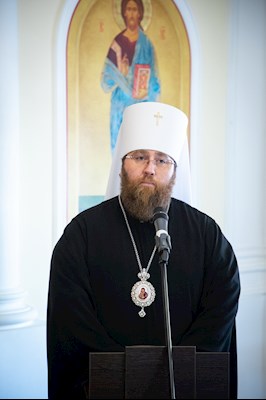Митрополит Игнатий вручил благодарственные письма за поддержку церковных социальных проектов во время пандемии