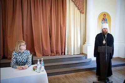 Митрополит Игнатий вручил благодарственные письма за поддержку церковных социальных проектов во время пандемии