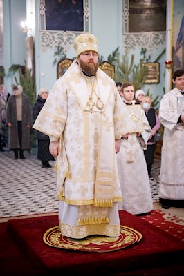 Соборное служение архиереев Саратовской митрополии в Свято-Духовском соборе Саратова