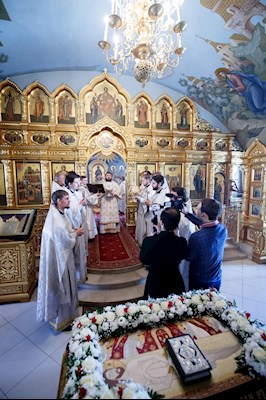 Крещальная литургия в Свято-Троицком кафедральном соборе Саратова
