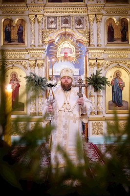 Соборное служение архиереев Саратовской митрополии в Свято-Духовском соборе Саратова