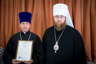 Митрополит Игнатий вручил благодарственные письма за поддержку церковных социальных проектов во время пандемии
