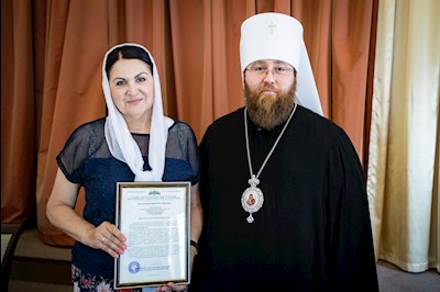 Митрополит Игнатий вручил благодарственные письма за поддержку церковных социальных проектов во время пандемии