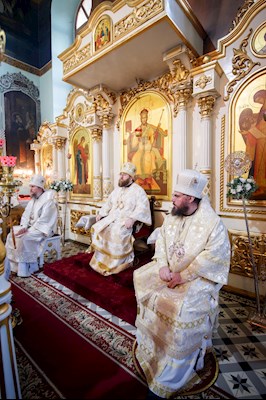 Соборное служение архиереев Саратовской митрополии в Свято-Духовском соборе Саратова