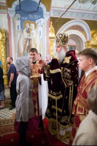 В канун празднования Собора Саратовских святых Митрополит Лонгин совершил Всенощное бдение в Свято-Троицком кафедральном соборе города Саратова