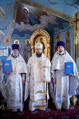 Крещальная литургия в Свято-Троицком кафедральном соборе Саратова