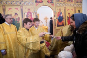 Митрополит Саратовский совершил Божественную литургию в храме во имя святителя Митрофана Воронежского города Саратова