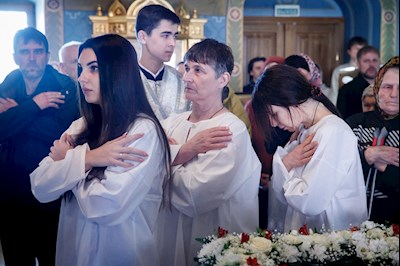 Крещальная литургия в Свято-Троицком кафедральном соборе Саратова