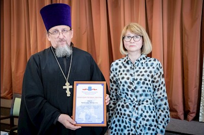 Митрополит Игнатий вручил благодарственные письма за поддержку церковных социальных проектов во время пандемии
