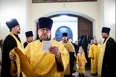 В Спиридоновском соборном храме встретили ковчег с частицей мощей святителя Спиридона Тримифунтского