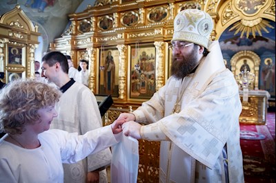 Крещальная литургия в Свято-Троицком кафедральном соборе Саратова