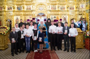 В канун празднования Собора Саратовских святых Митрополит Лонгин совершил Всенощное бдение в Свято-Троицком кафедральном соборе города Саратова