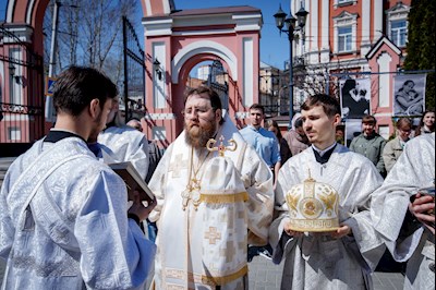 Крещальная литургия в Свято-Троицком кафедральном соборе Саратова