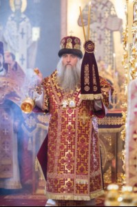 Божественная литургия в Свято-Троицком соборе Саратова