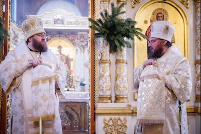 Соборное служение архиереев Саратовской митрополии в Свято-Духовском соборе Саратова