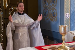 Крещальная литургия в Свято-Троицком соборе Саратова