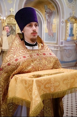 Митрополит Игнатий совершил Божественную литургию в Свято-Троицком кафедральном соборе г. Саратова