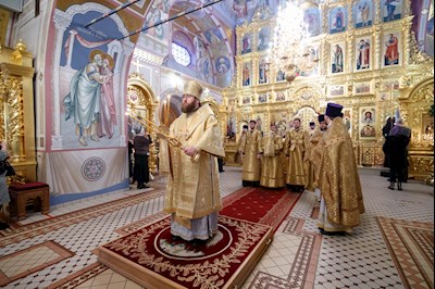 Митрополит Игнатий совершил Божественную литургию в Свято-Троицком кафедральном соборе г. Саратова