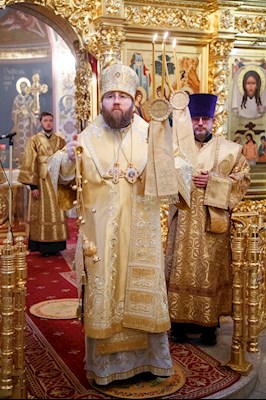 Митрополит Игнатий совершил Божественную литургию в Свято-Троицком кафедральном соборе г. Саратова