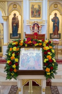Совершена Пасхальная Литургия с сурдопереводом
