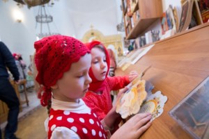 Совершена Пасхальная Литургия с сурдопереводом