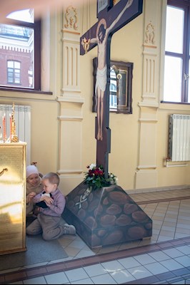 Выпускники СПДС в священном сане совершили Литургию