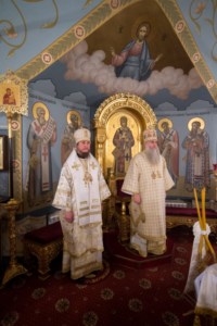 Божественная литургия и панихида по Архиепископу Пимену (Хмелевскому) в Свято-Троицком кафедральном соборе города Саратова