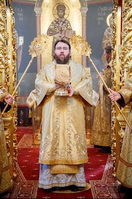 Митрополит Игнатий совершил Божественную литургию в Свято-Троицком кафедральном соборе г. Саратова