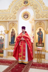 Совершена Пасхальная Литургия с сурдопереводом